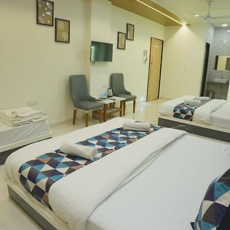Hotel Ayodhya Virpur ภายนอก รูปภาพ