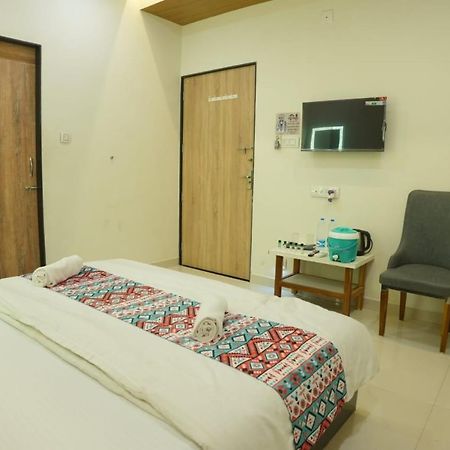 Hotel Ayodhya Virpur ภายนอก รูปภาพ