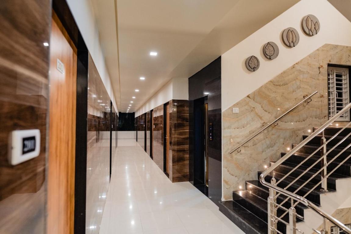 Hotel Ayodhya Virpur ภายนอก รูปภาพ