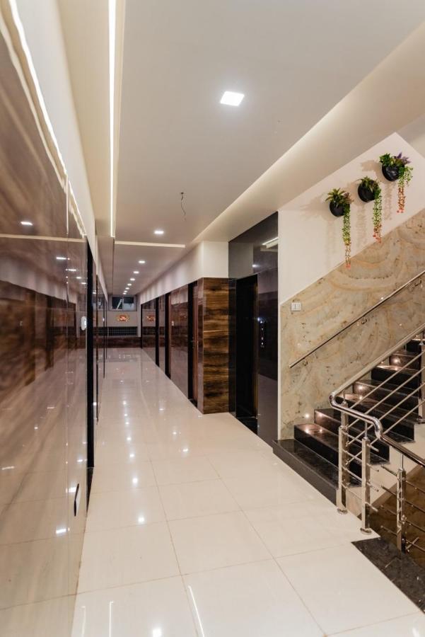 Hotel Ayodhya Virpur ภายนอก รูปภาพ