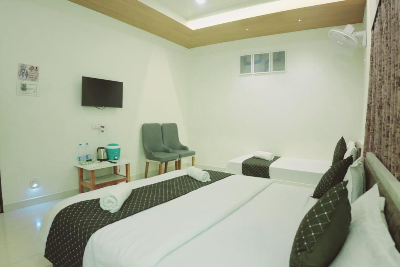 Hotel Ayodhya Virpur ภายนอก รูปภาพ